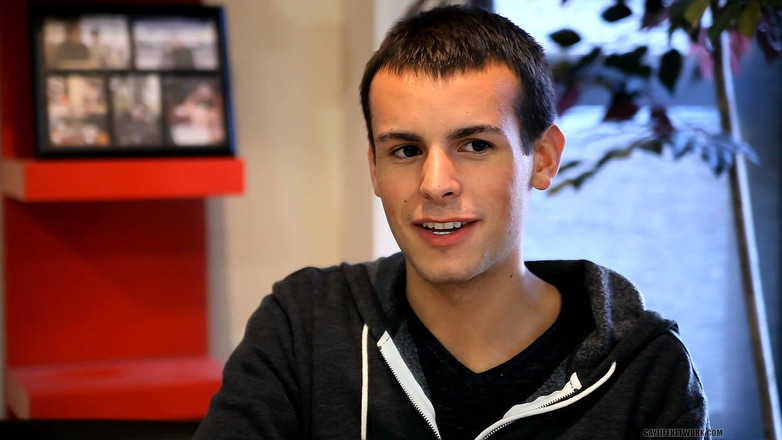 Lollipop Twinks: Colloquio con una studentessa universitaria