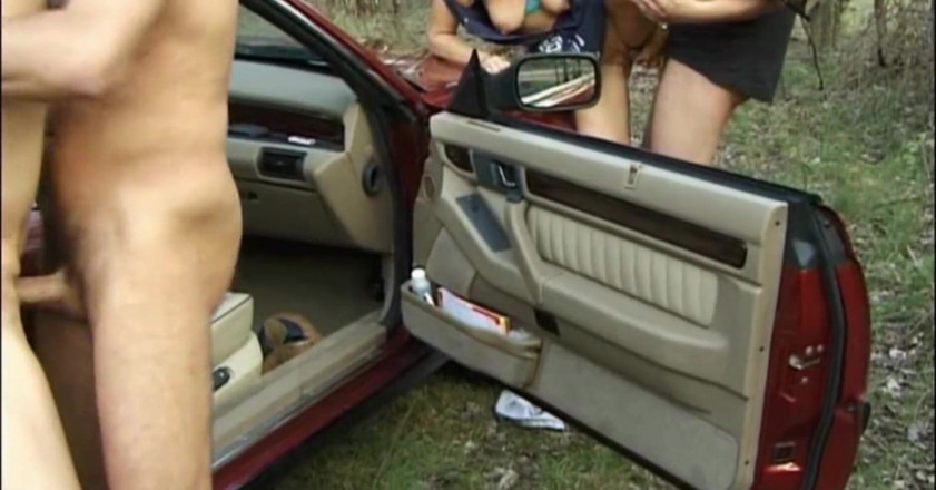 6-movies: Couple get caught one outdoor sex