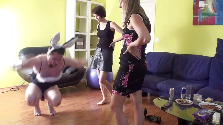 Femdom Austria: Bunny slave being punished