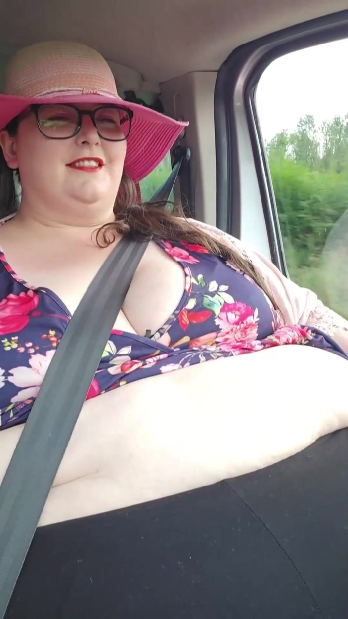SSBBWLadyBrads: 차에서 뱃살을 노는 SSBBW