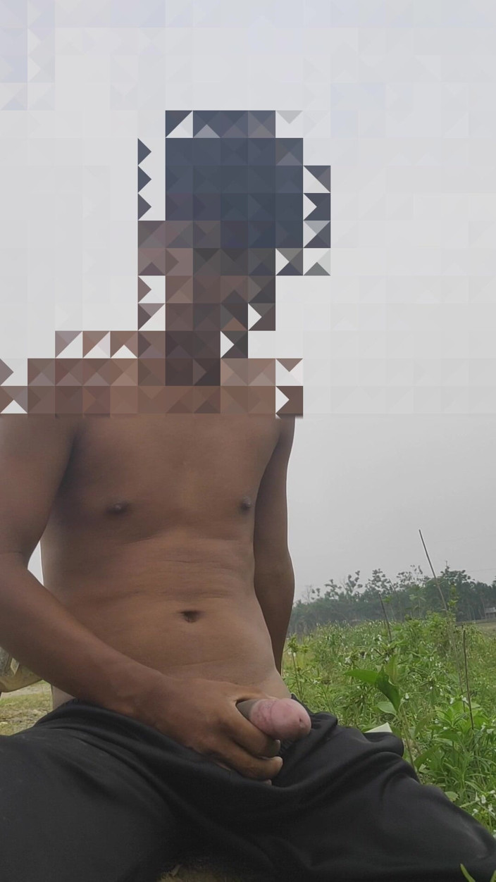 Assamesebodoboy: Indian Anal Masturbation at Outdoor Roadside
