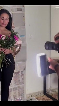 Doğum günümü kutluyor ve fotoğrafçı sonunda beni sikiyor