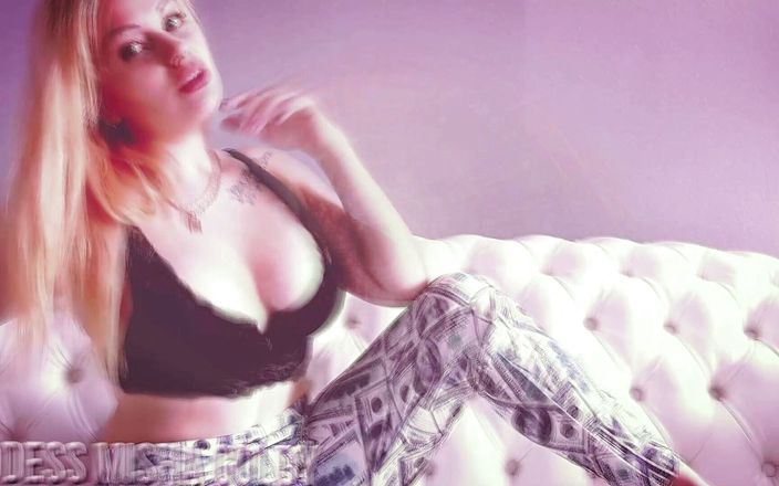 Goddess Misha Goldy: Fumând fascinant cu spermă- p a la numărătoare inversă!