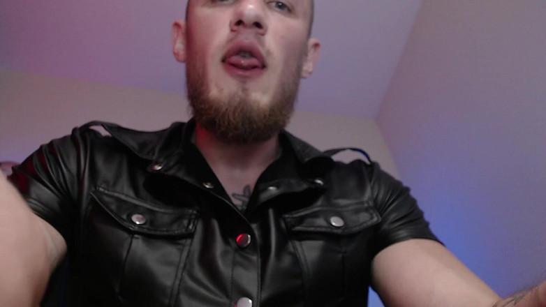 Hunky time: Leather Master, Saliva(spitting) and Biceps