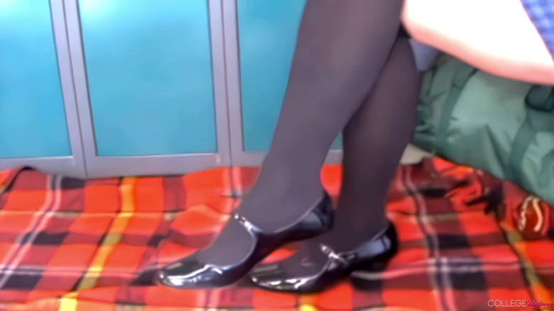 College Uniform: Studio con alana chase