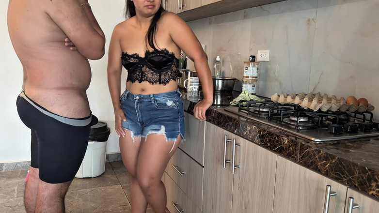 MaRaSexx: Nevlastní Máma Chce Šukat V Kuchyni