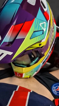 Sladce jsem vykoural mého přítele, zatímco jsem měl na sobě moto výbavu