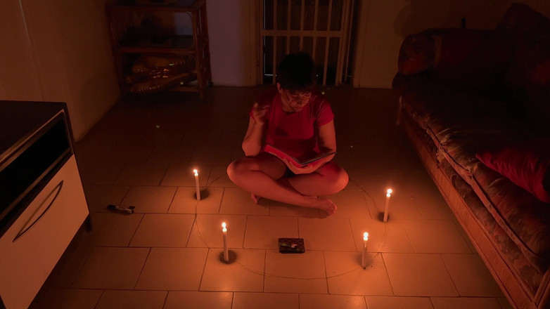 SugarPose: Jak vyvolat ducha - Jasmínova nahá dobrodružství