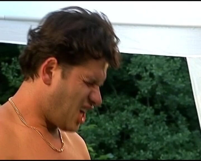 Deutsche Frauen: जर्मन कमसिन चुदाई से पहले दो लंड चूसने गई