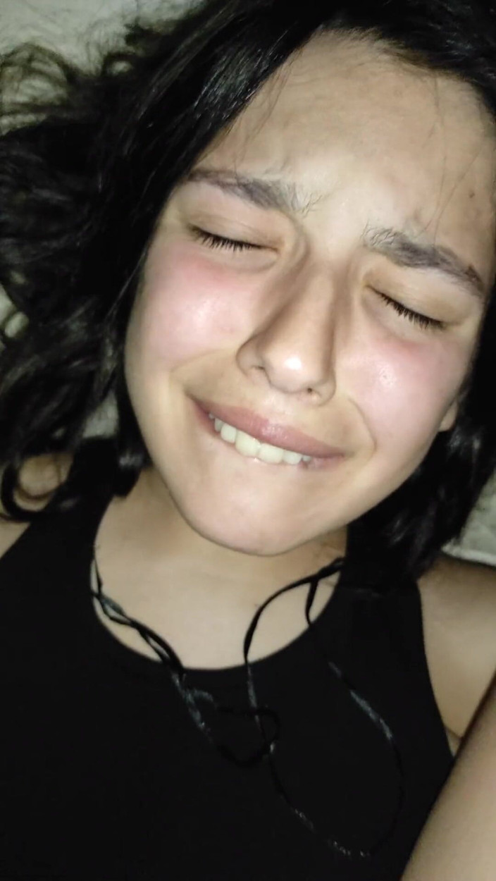Endemoniados: 晚上睡觉前舔逼和操一个青少年