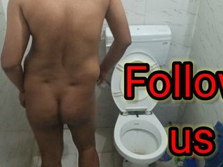 Frustrated employee: Sobotní nahý tanec na bollywoodská písně v koupelně