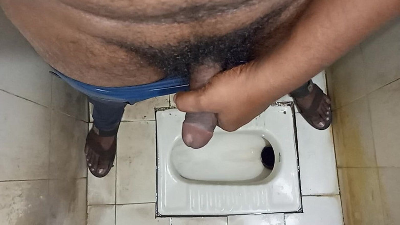 Fucking my wife: インドのゲイボーイ、屋外コッキングルームでのセックス