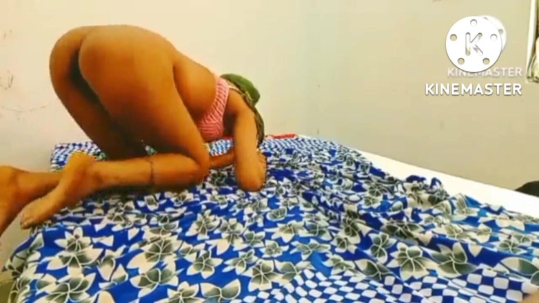 Ankurpriya000: Hintli üvey anne üvey oğlu tarafından sert sikişiyor üvey baba iş dışında net...