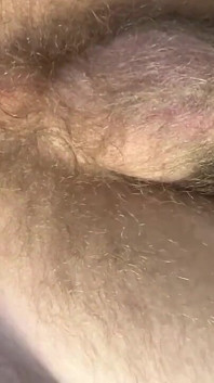 Fodendo o buraco do papai com vibrador e porra dentro