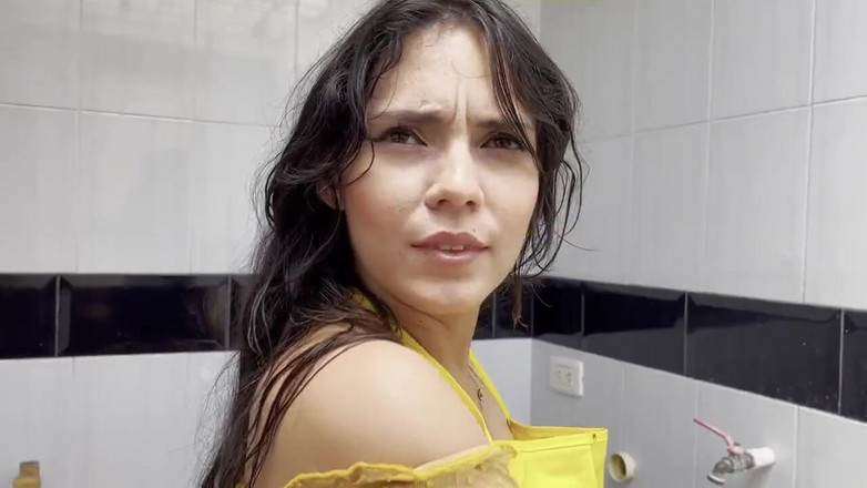 Chia 369: Perverzní nevlastní sestra se spoustou žáru se rozhodne sát mého velkého...