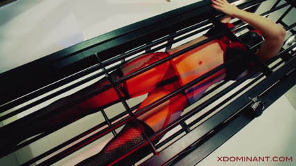 X Dominant: XDOMINANT 047 - latihan penguasaan hamba lesbian