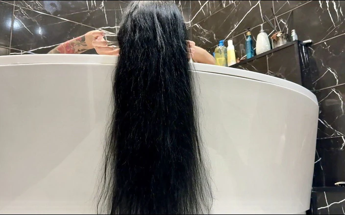 Julia domaina: My Long Hair