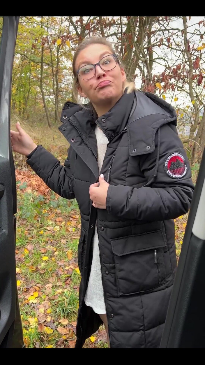 Daddys Luder: Masturboval jsem venku