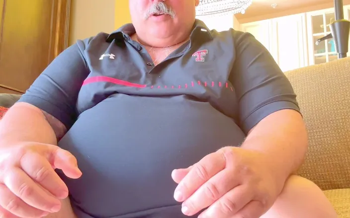 Hand-Free-Daddy-Chub: Coach Has a Fat Cock and so Much Cum: Hands...