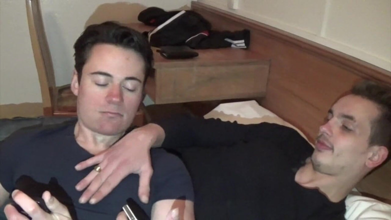 French twinks amator sextapes: De twink Garfui zonder condoom geneukt door de xxl pik...