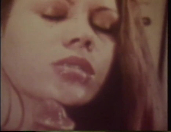 Vintage megastore: Remaja cantik berbulu vintage pertama kali mencoba kontol hitam besar