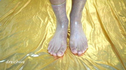 Dreichwe: Foot fetishes with condoms