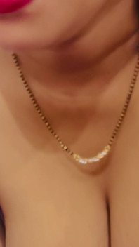 Bhabhi India Sweta Singh menjolok pepek berbulunya
