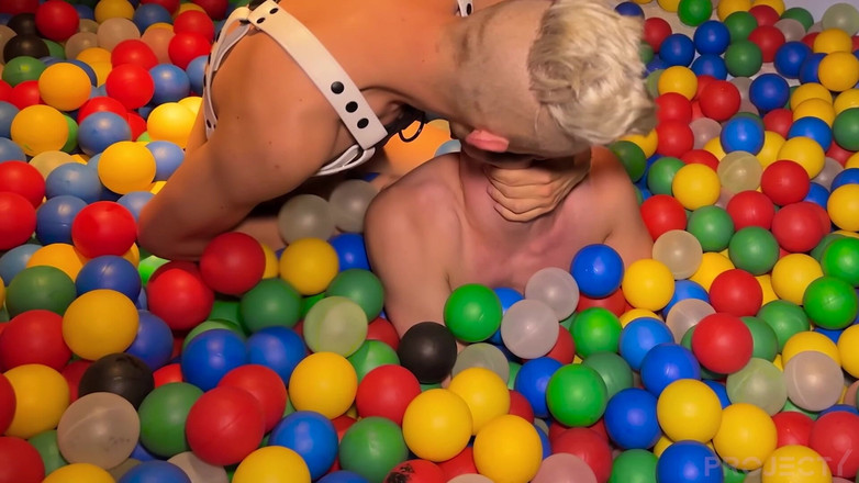 Project Y studios: Twinks dan Telur Mereka