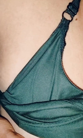 BD MILF X: Deshi 继母操逼由年轻的硬德希男孩家庭性爱