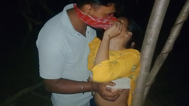 NikiRathod: लंबे समय के बाद आधी रात को गहरे जंगल में सेक्स करना