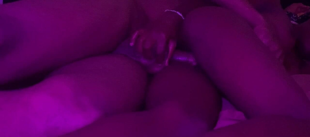 DivaHouz: Pepek ketat eboni seksi 18 tahun dikongkek keras dari belakang oleh...