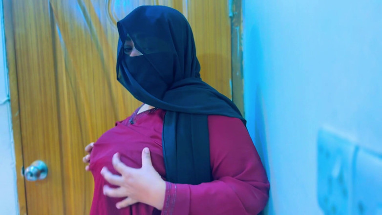 Aria Mia: Egyptian Hot Maid Gets Super Horny &amp; Start Masturbat in Office...