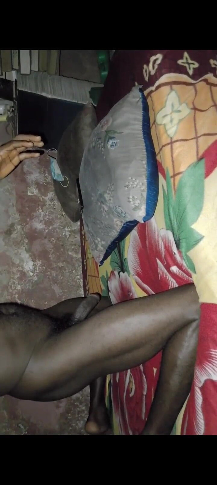 Masturbator emmy: アフリカ系黒人男性がベッドでの技術を披露