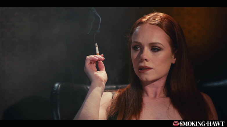 Smoking Hawt: 엘라 휴즈