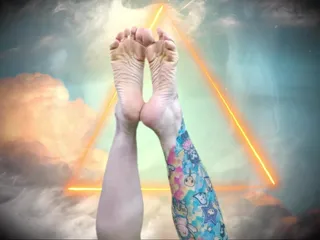 Baal Eldritch: Sweaty Toes and Tears: a Beta's Descent - Asmr, Foot, Feet,...