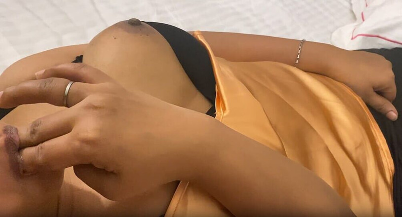 Arabicqueen: Dasy aunty робить мінет пальцями, ледве думаючи про красивого друга