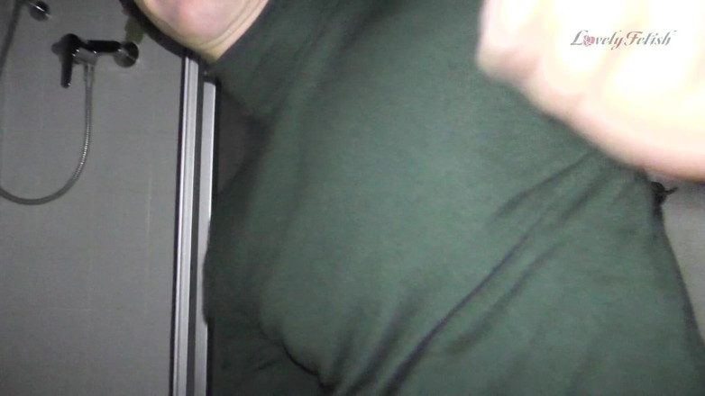 Lovely Male Fetish: Arons first pee clip