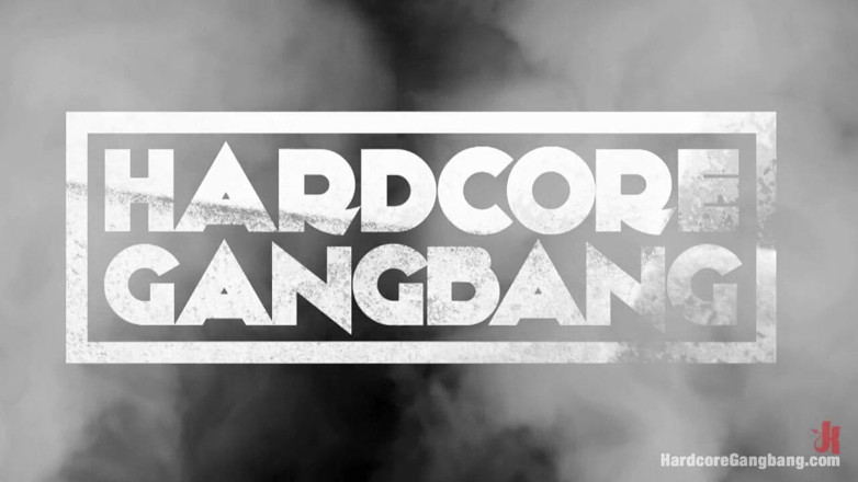 Hardcore Gangbang by Kink: Маленька російська адвокатка виконала свою грубу фантазію про груповуху