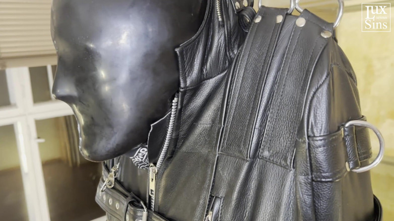 LUXurious Sins: Skórzane zawieszenie bondage z Elise Graves i Ciężkimi