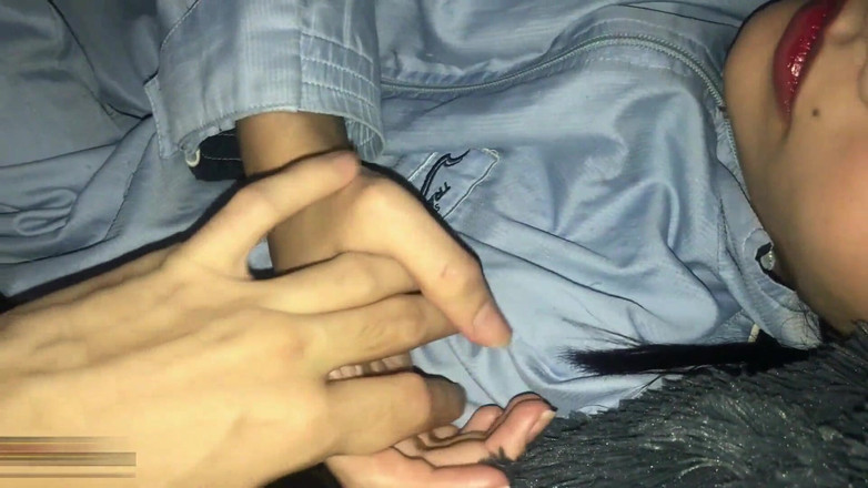 MAFELAGO: Latina nevlastní sestra si zapomněla nasadit kalhotky!