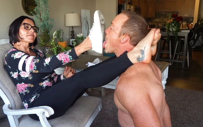 Goddess zephy: Shoe Licker Begs to Smell My Feet! Will I Let...