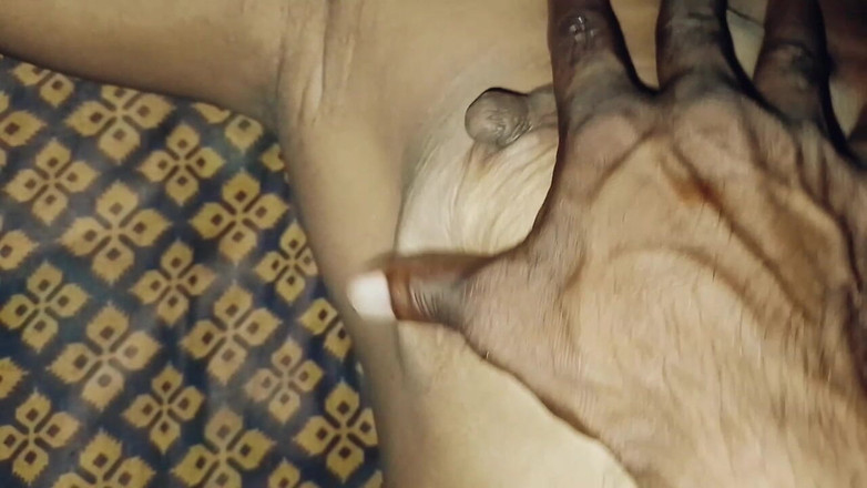 Deshi girl 9: Flickan låg ensam och blev uttråkad när David kom att...