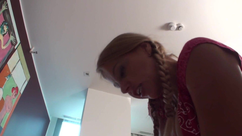 Femdom Austria: Entrenamiento HOM de Nicoletta