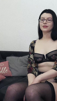 Niemiecka skaut - czarne włosy PAWG okulary dziewczyna Melli Venom podnieść się do pierwszego castingu jebanie