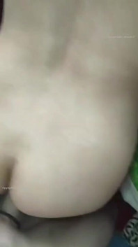 얼굴에 정액. 입에 정액.
