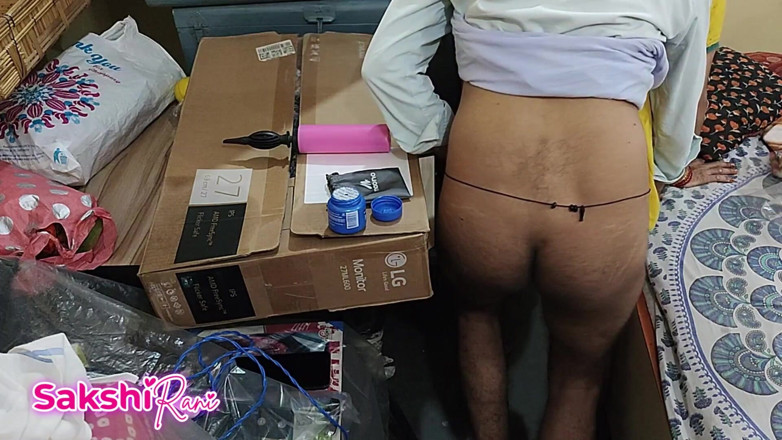 sakshi_raniii: 店主が彼女がオナニーしているところを見つかった