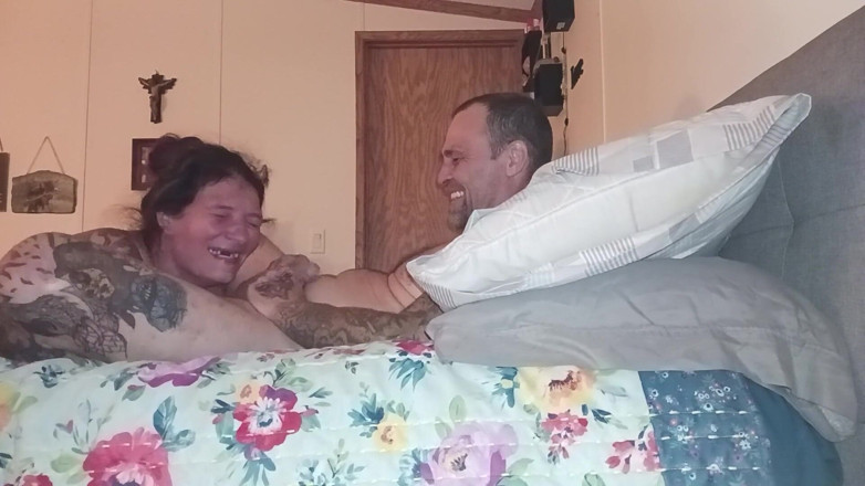 Satin Lady: Cetim senhora é fodida e amordaçada e recheada por Jrocks Dick