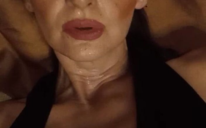 Dominatrix Redsonyja: Étranger