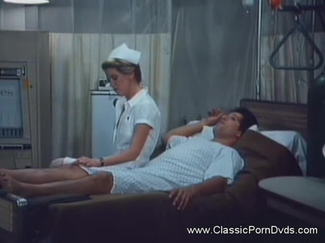 Classic Porn DVDs: Milf calde si divertono con grossi cazzi