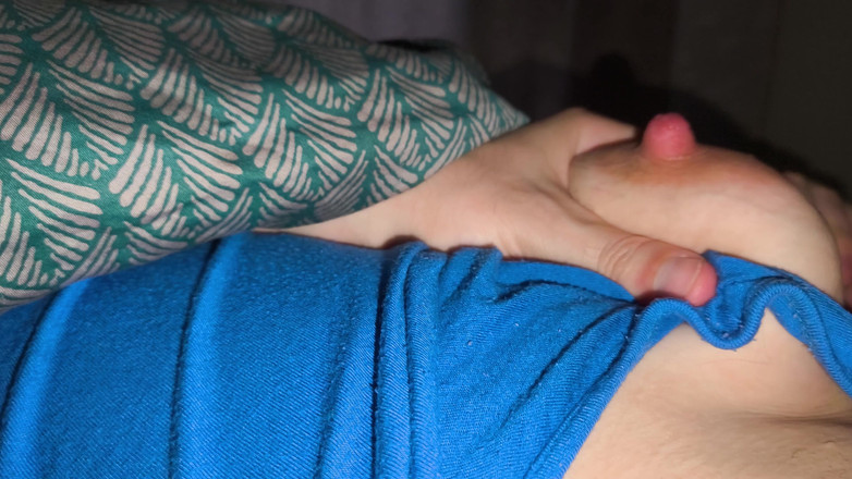 Raw Allure: Tyst morgonsex med en pulserande creampie inuti hennes våta fitta